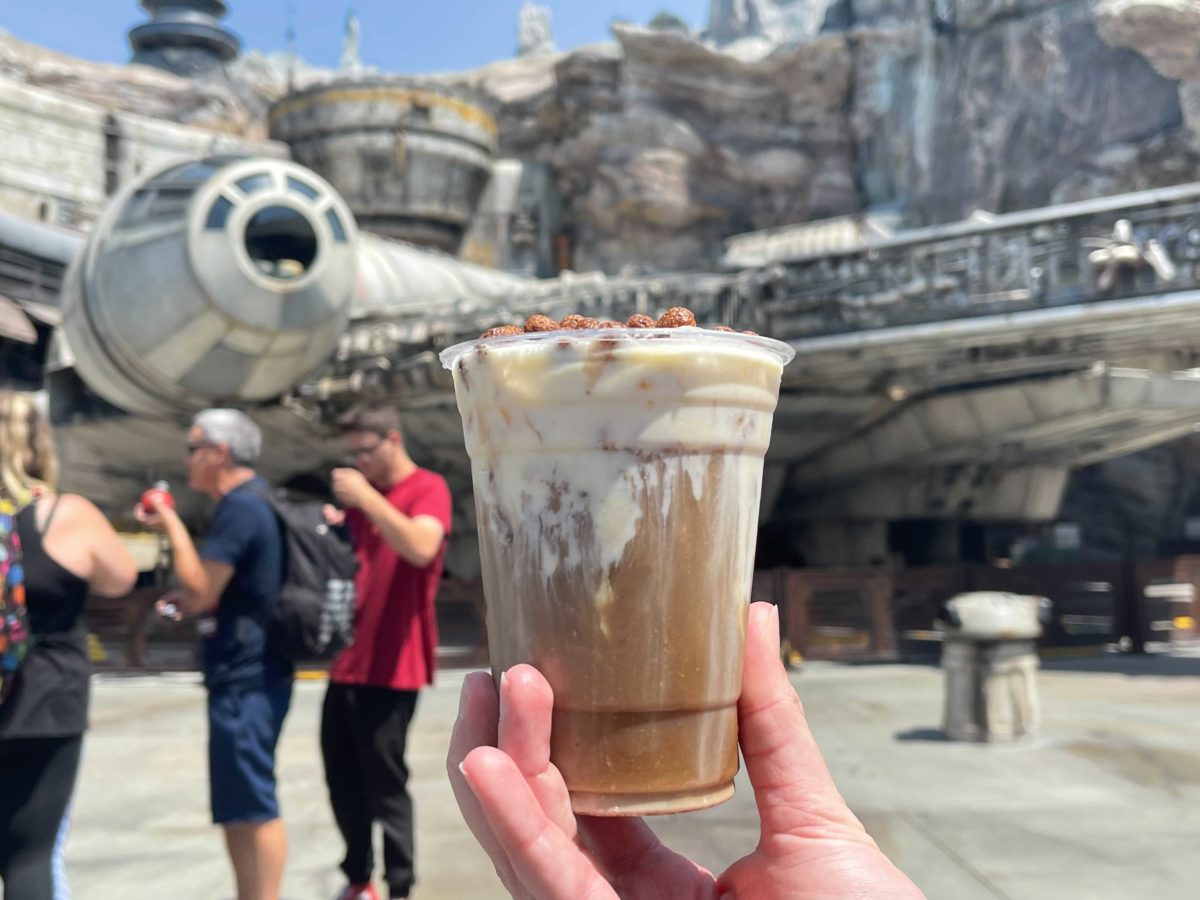 Cold Brew Black Caf drink at docking bay 7 food and cargo at galaxy's edge in disneyland