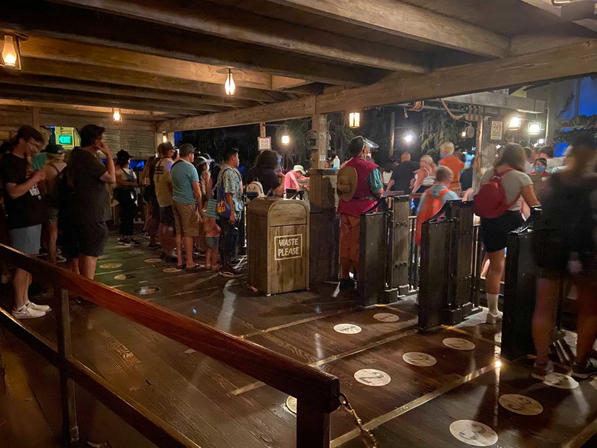 disneyland-pirates-of-the-caribbean-27-8521031