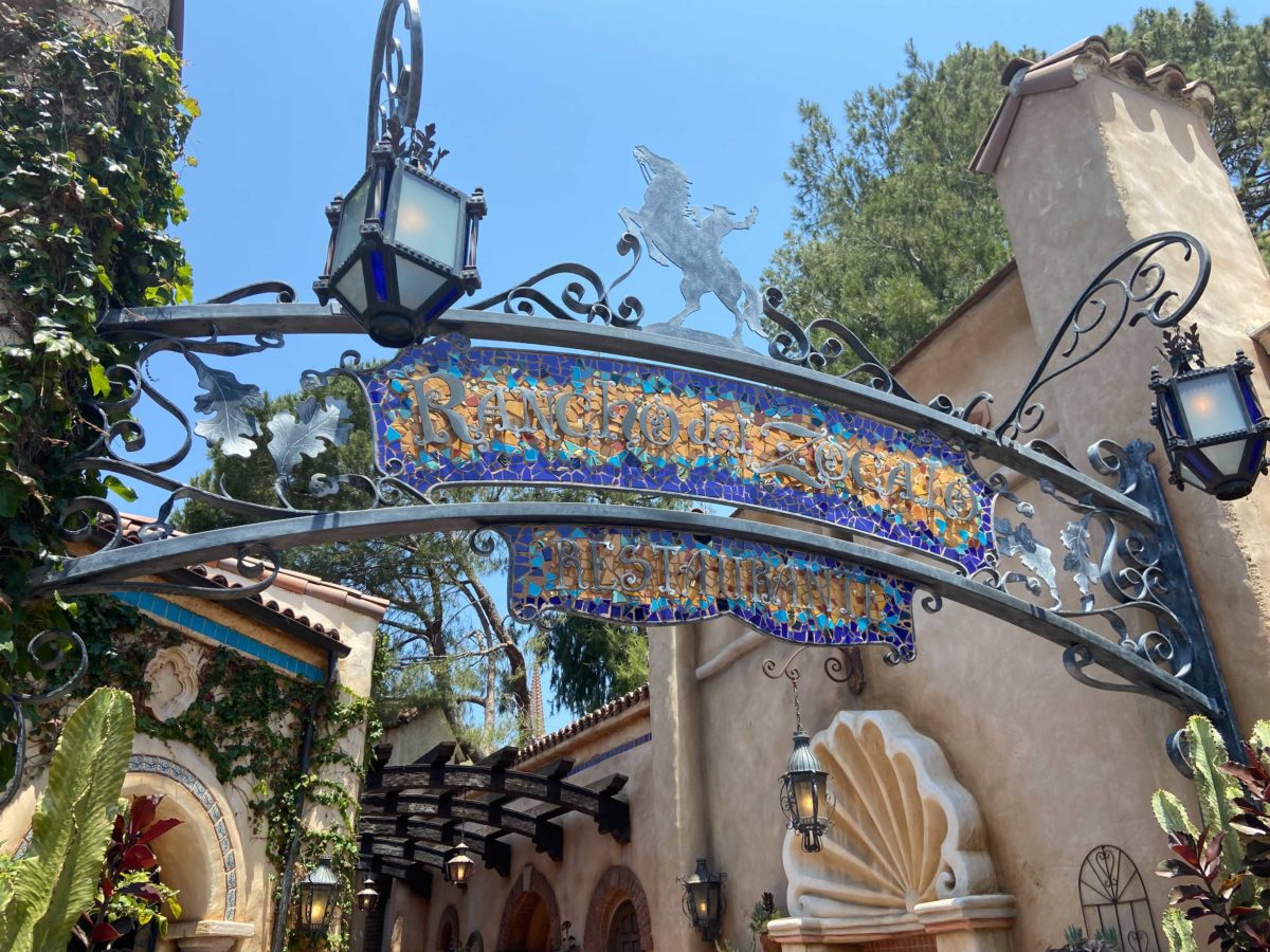 disneyland-rancho-del-zocalo-7-6086543