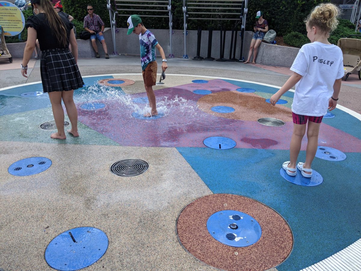 epcot-liquid-layer-interactive-fountains-13-9681693