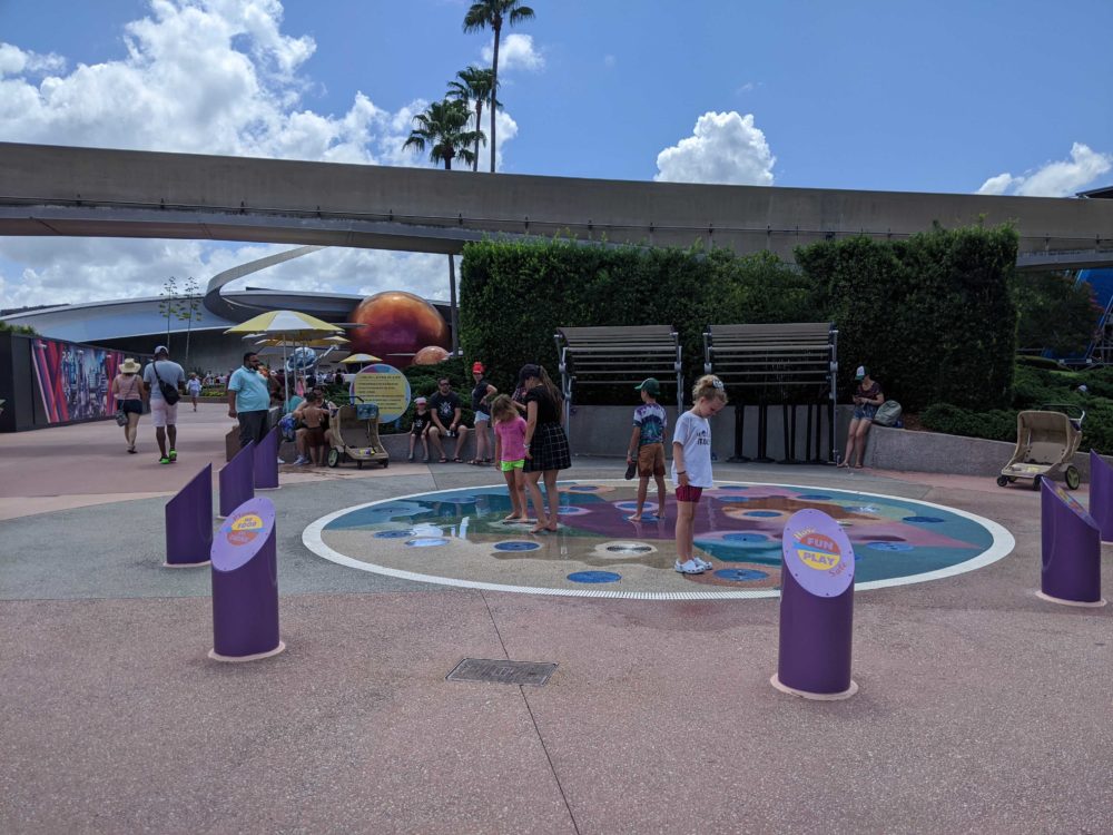 epcot-liquid-layer-interactive-fountains-14-7161352