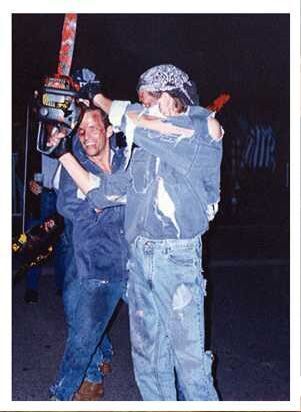 halloween-horror-nights-1993-chainsaw-drill-team-uo-2-9771456