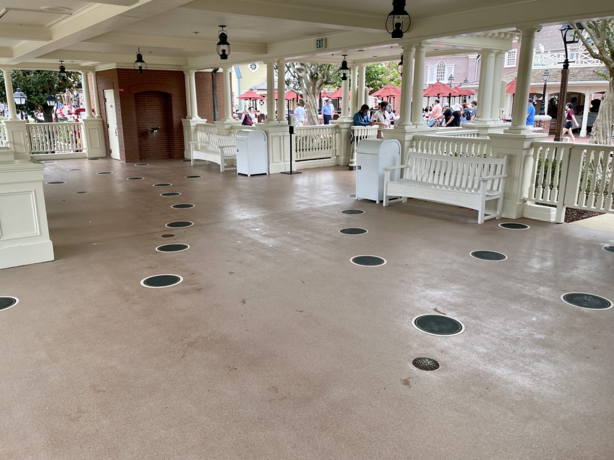 liberty-belle-loading-physical-distancing-reduced-magic-kingdom-06072021