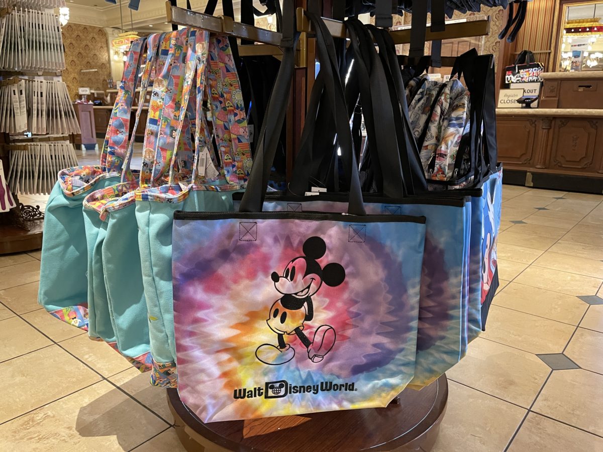 rainbow-tie-dye-tote-magic-kingdom-06072021