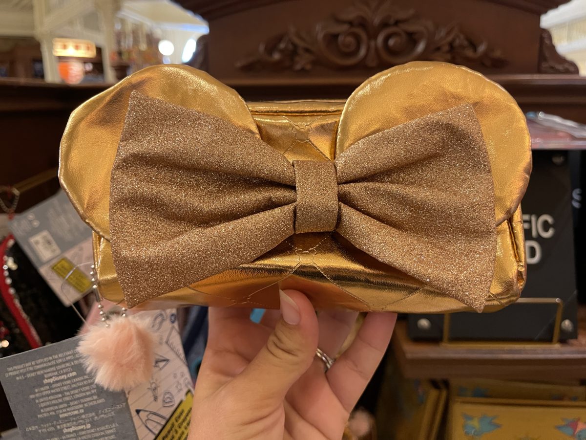 rose-gold-minnie-pencil-case-magic-kingdom-06072021