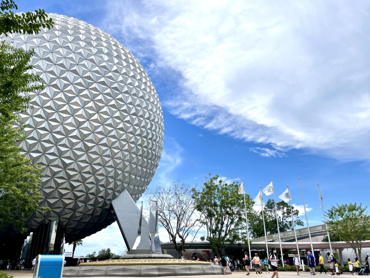 spaceship-earth-entrance-fountain-featured-image-hero-epcot-06292021