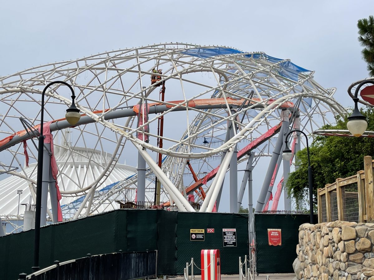 tron-netting-installation-progress-magic-kingdom-06182021