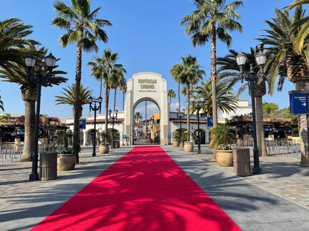 Universal Studios Hollywood Entrance 6 9238873 1000x750 