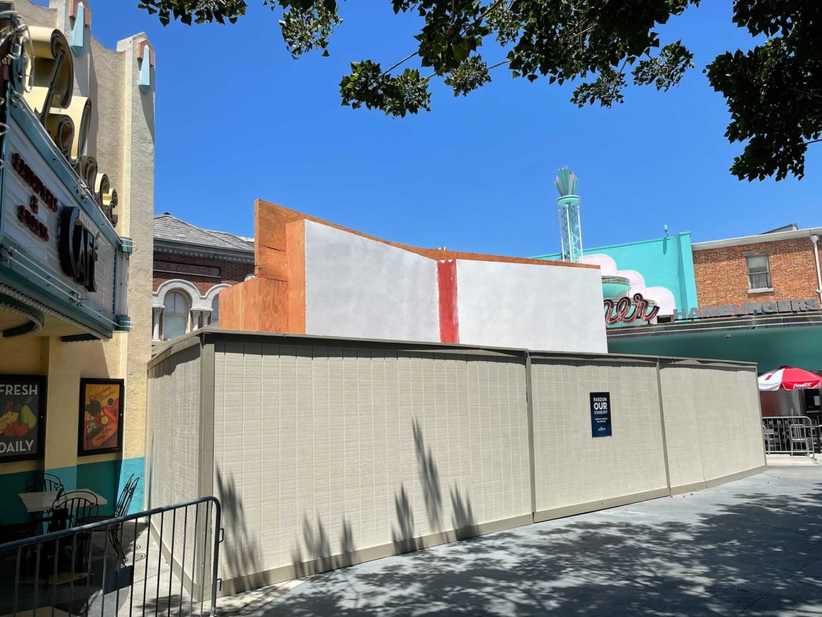 universal-studios-hollywood-halloween-horror-nights-parisian-courtyard-construction-3-1330239