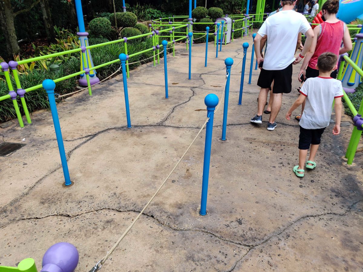 Extended queue markings have been removed for Alien Swirling Saucers at Disney's Hollywood Studios