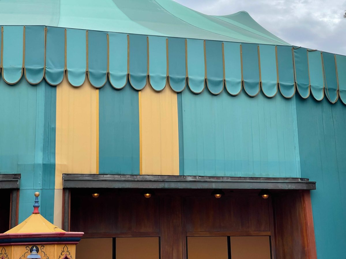 big-top-souvenirs-sign-gone-6