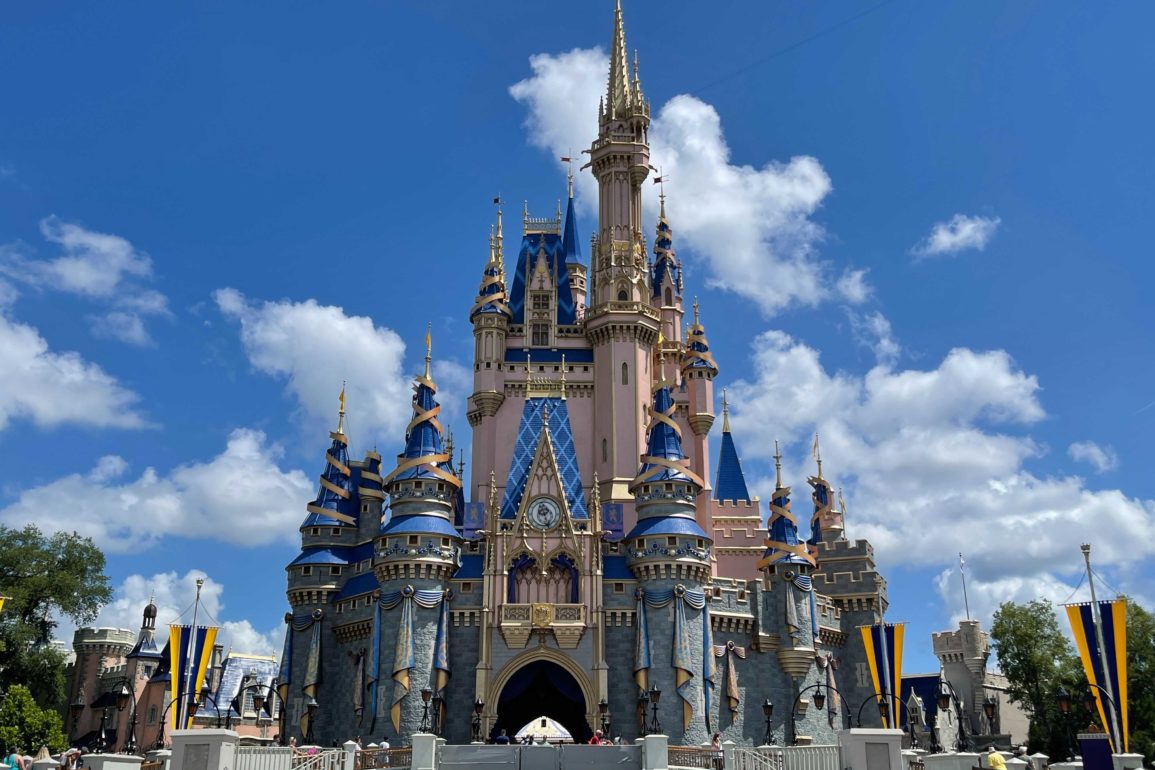 PHOTOS: Jewel Returned to 50th Anniversary Decor on Cinderella Castle ...