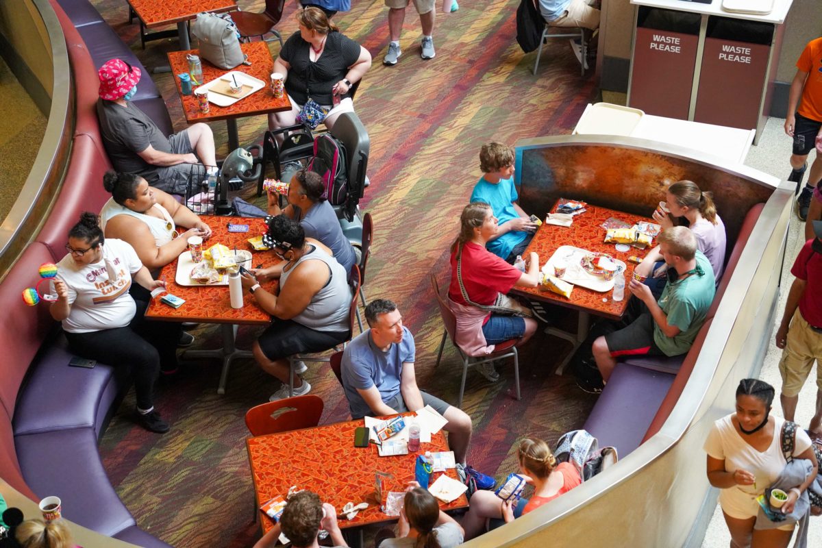 epcot-dining-tables-physical-distancing-reduced-6-5229566