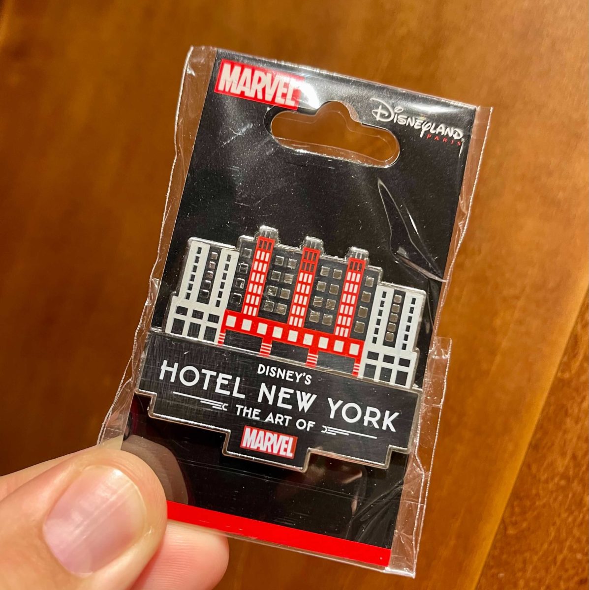 hotel-new-york-art-of-marvel-pins-2-4566037