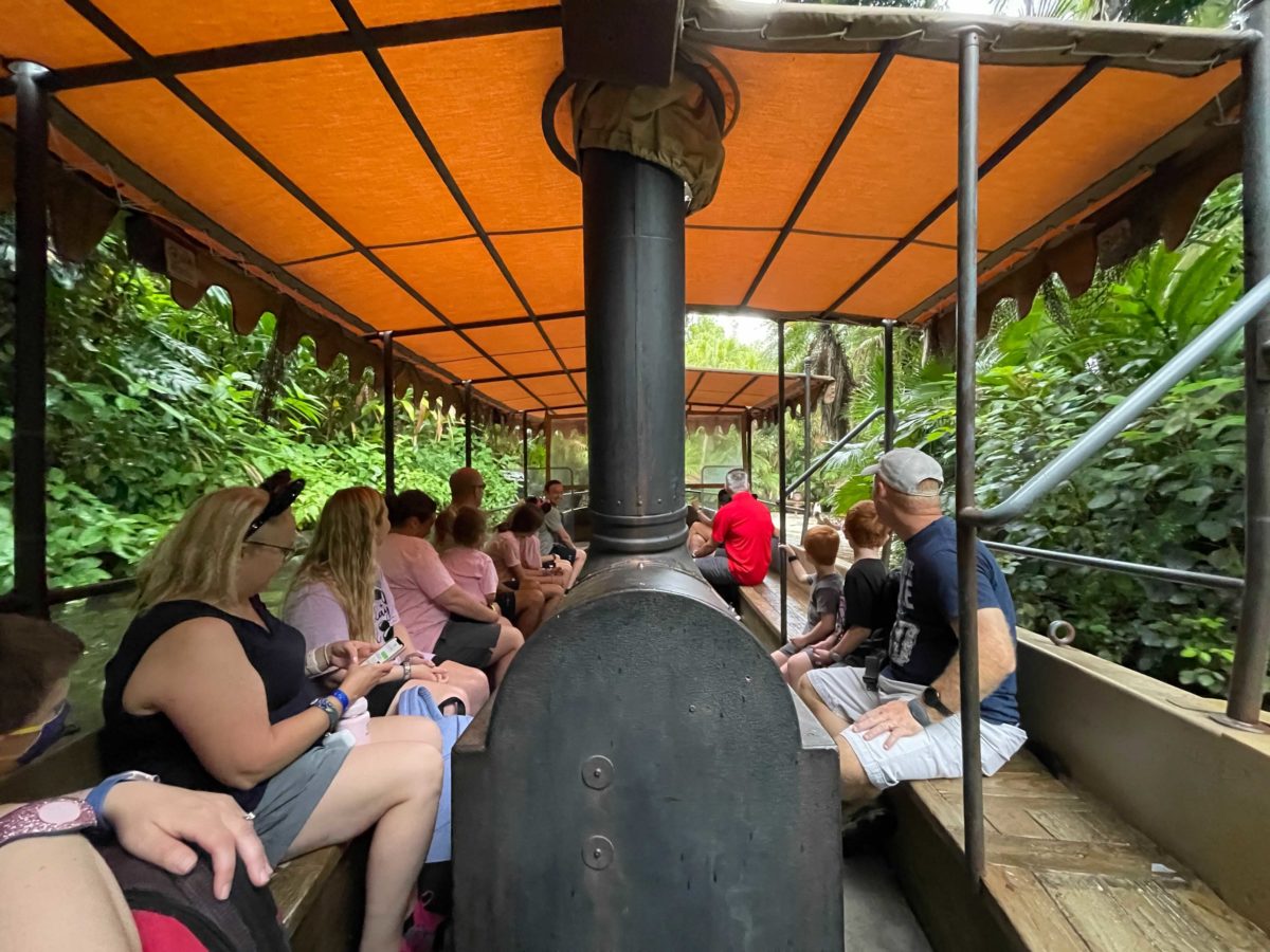 jungle-cruise-distancing-removed-6