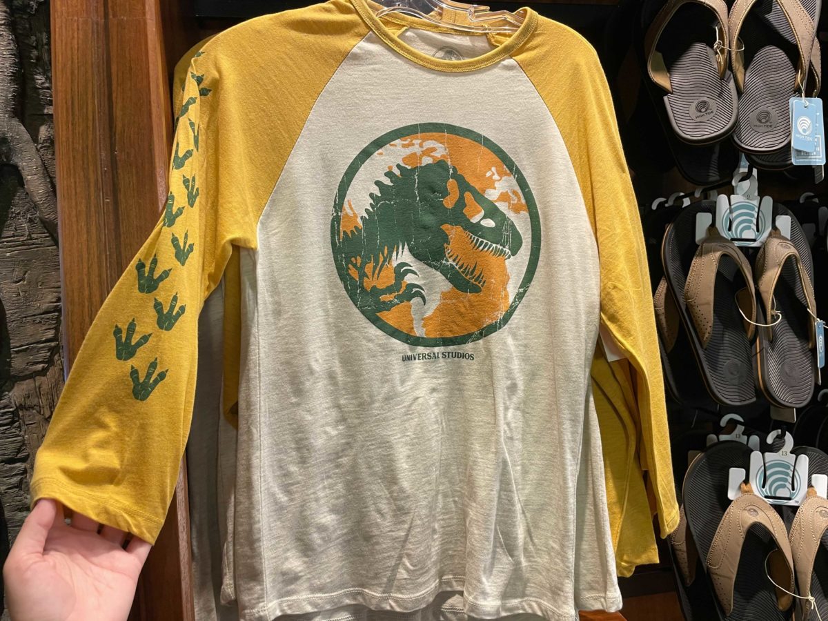 jurassic-world-raglan-t-shirt-1-5809029