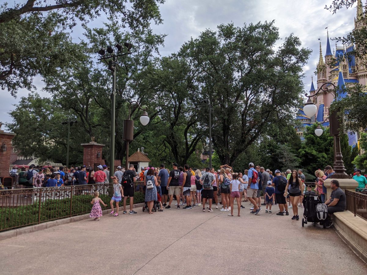 magic-kingdom-rope-drop-075050