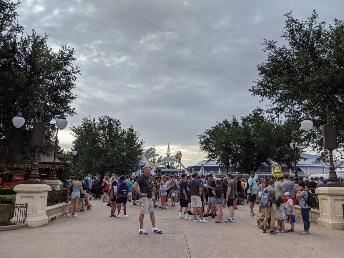 magic-kingdom-rope-drop-075310