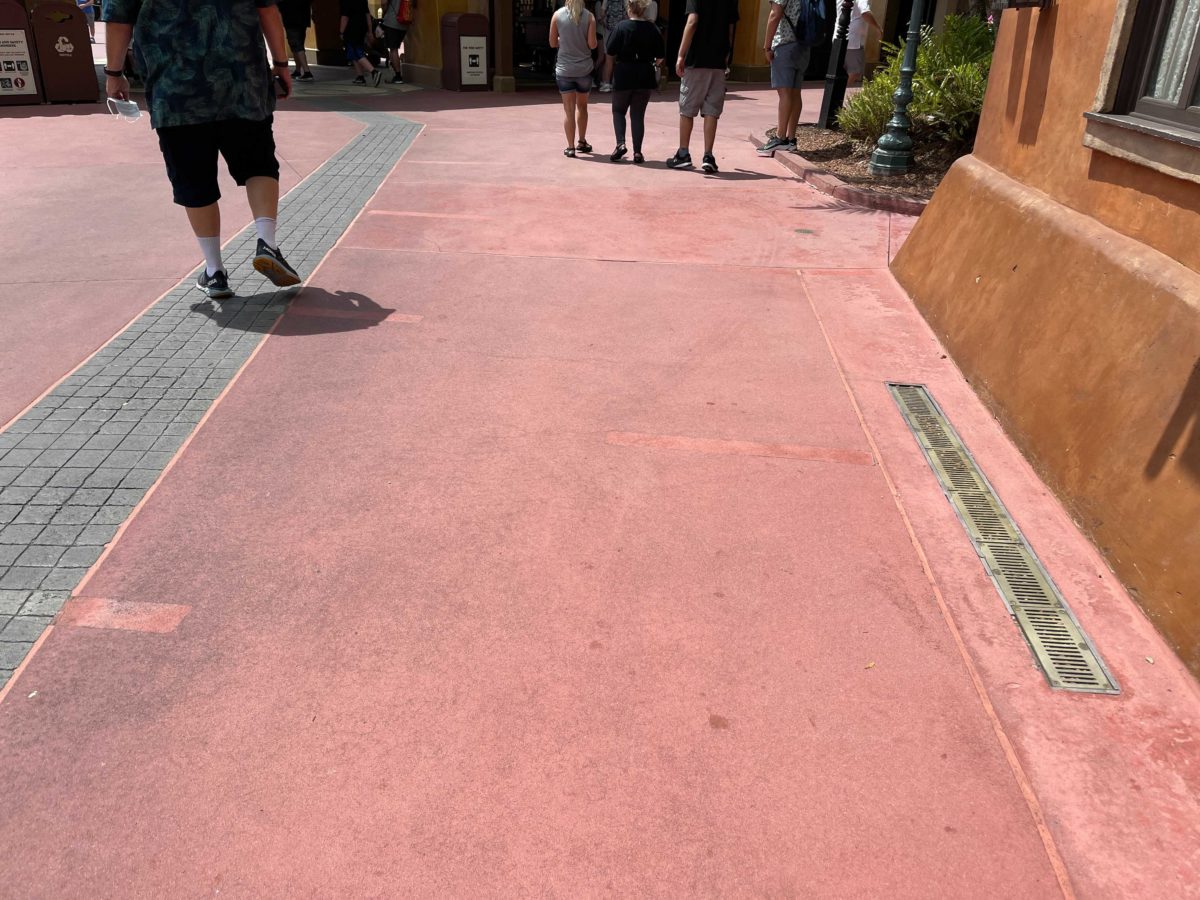 Pirates of the Caribbean at the Magic Kingdom has had its extended queue markings remove to minimize social distancing efforts at Walt Disney World