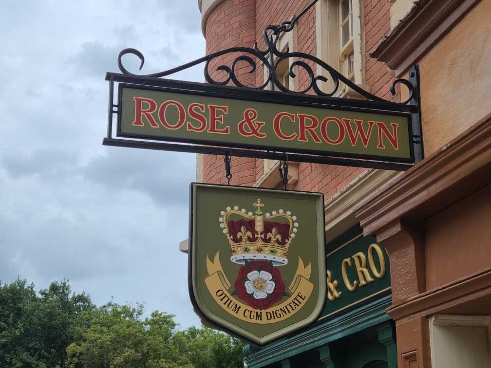 rose-and-crown-pub2