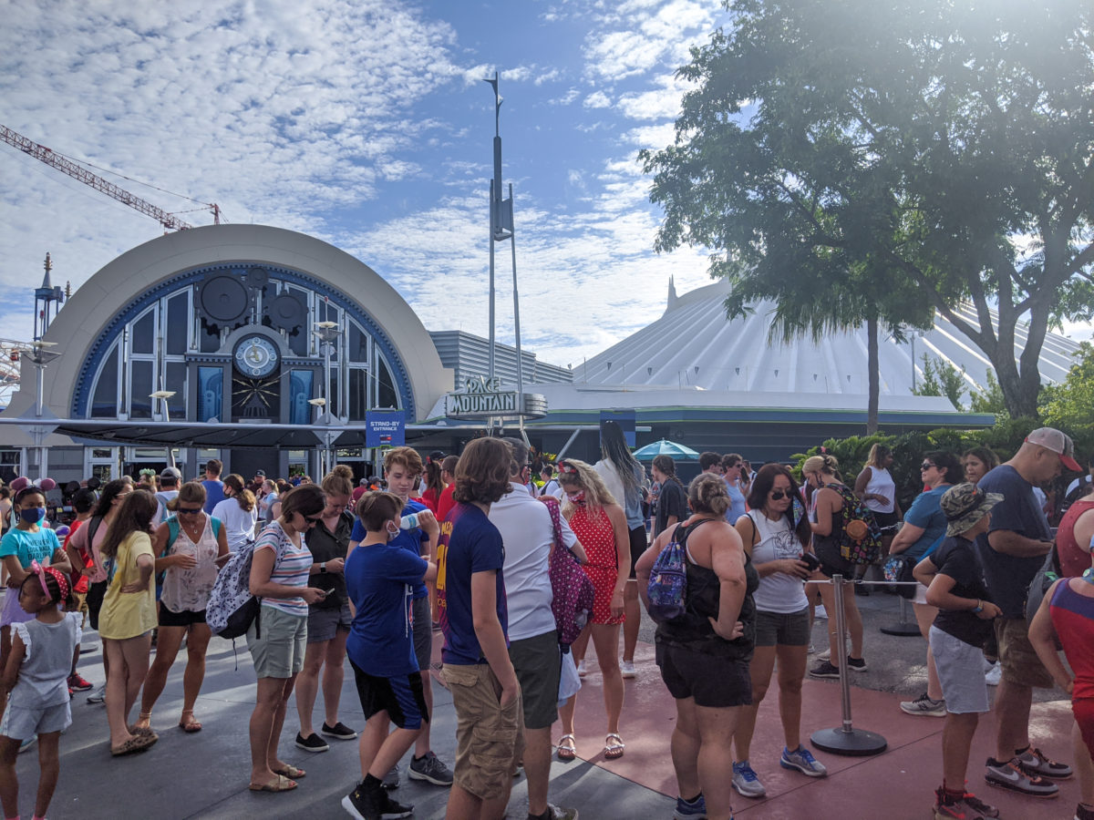 space-mountian-queue-06-08-21-4212714