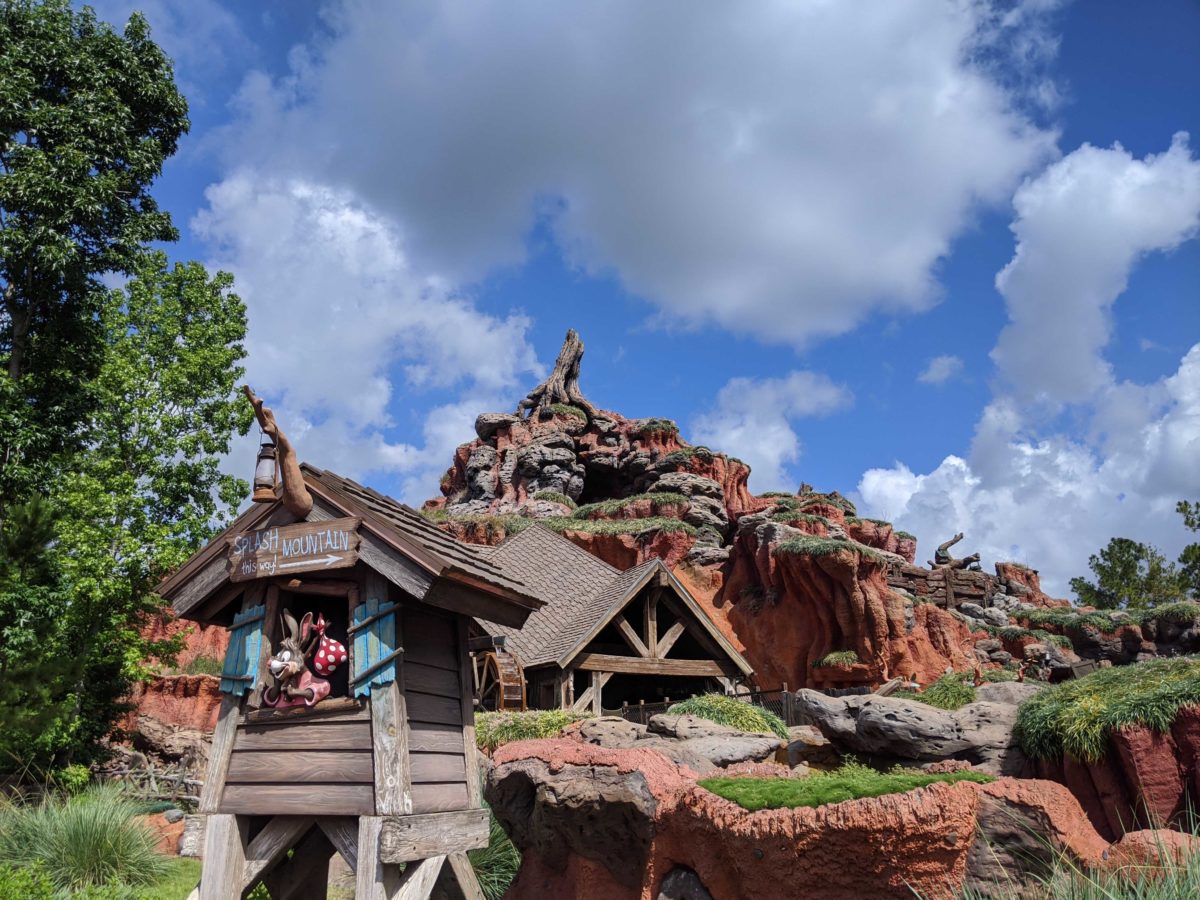 splash-mountain-distancing-markers-removed-4-8228872