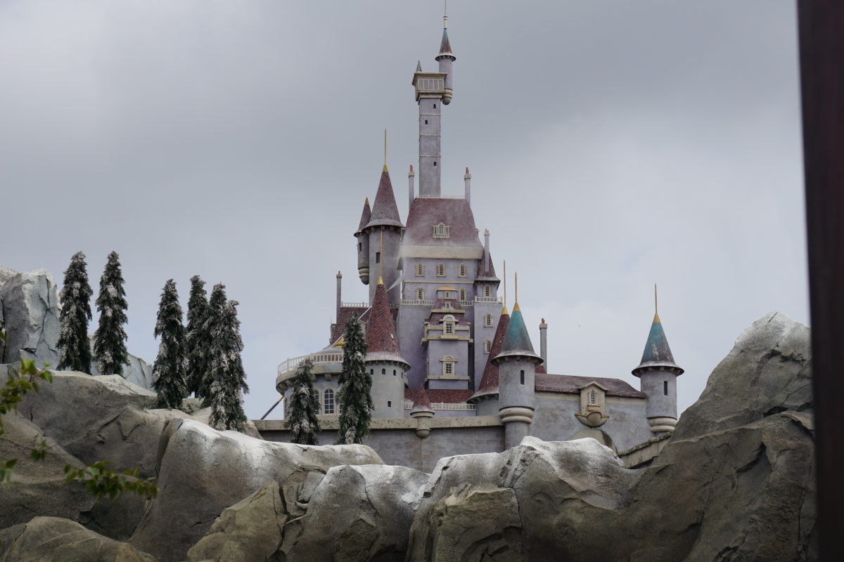 be-our-guest-castle-power-washing-magic-kingdom-07232021