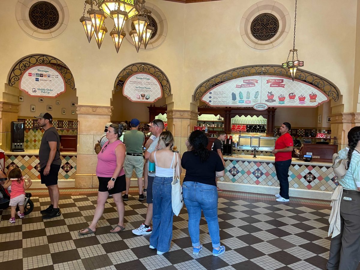 disney-california-adventure-clarabelles-ice-cream-soft-open-8-4489177