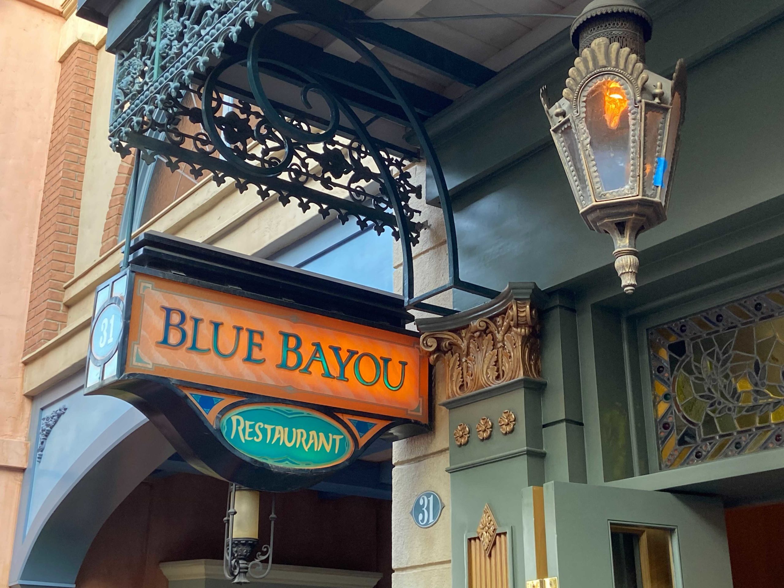 disneyland-blue-bayou-restaurant-1-8017068