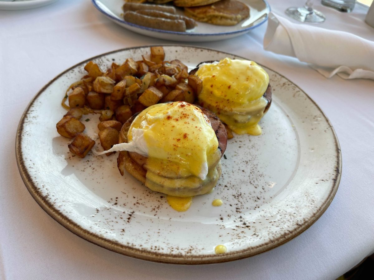 disneys-contemporary-resort-the-wave-breakfast-served-at-california-grill-eggs-benedict-11-9108449
