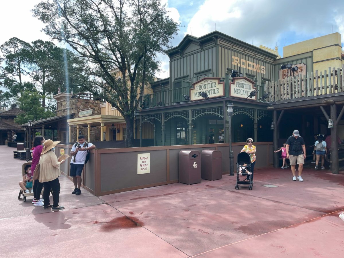 PHOTOS: Boardwalk Construction Extends Down to Frontierland Mercantile ...