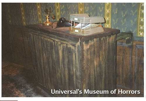 halloween-horror-nights-1998-universals-museum-of-horror-chamber-of-horrors-uo-2682794