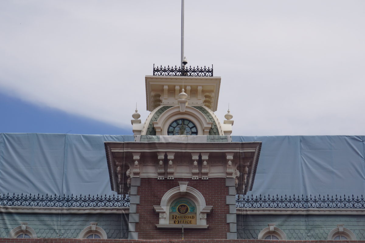 main-street-station-scrim-partially-removed-detail-magic-kingdom-07232021