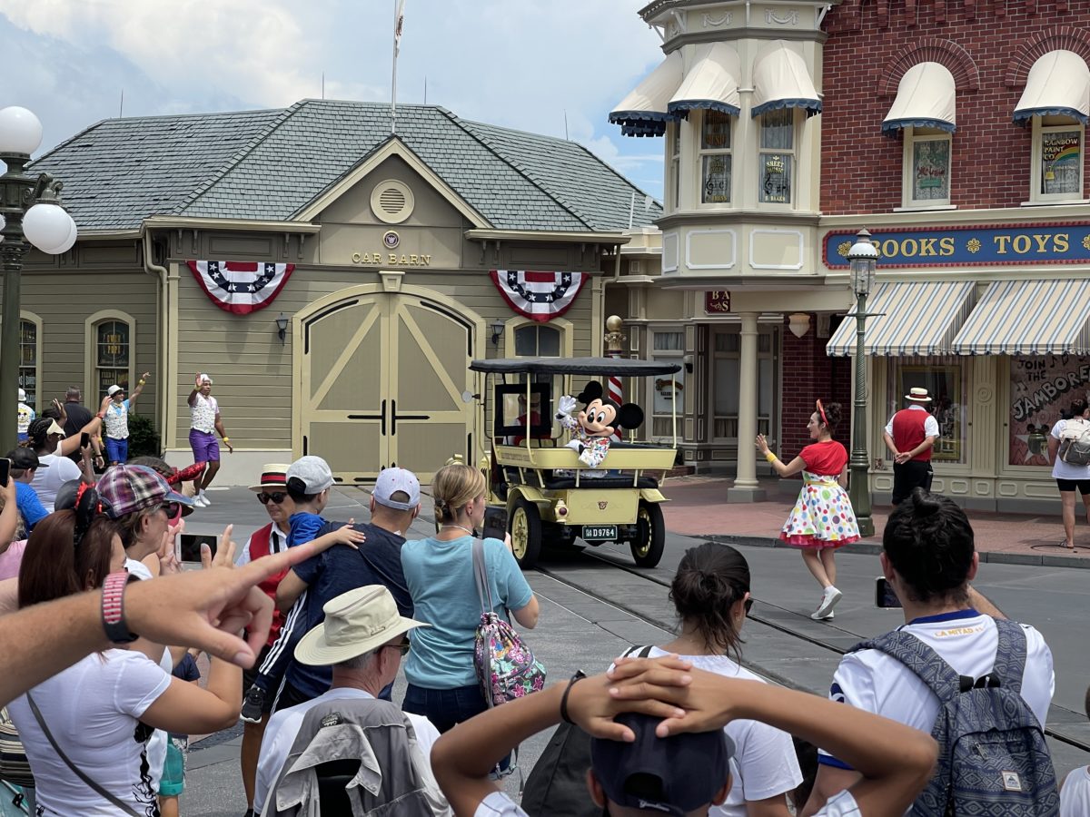 mickey-and-friends-cavalcade-using-automobiles-instead-of-float-magic-kingdom-07232021