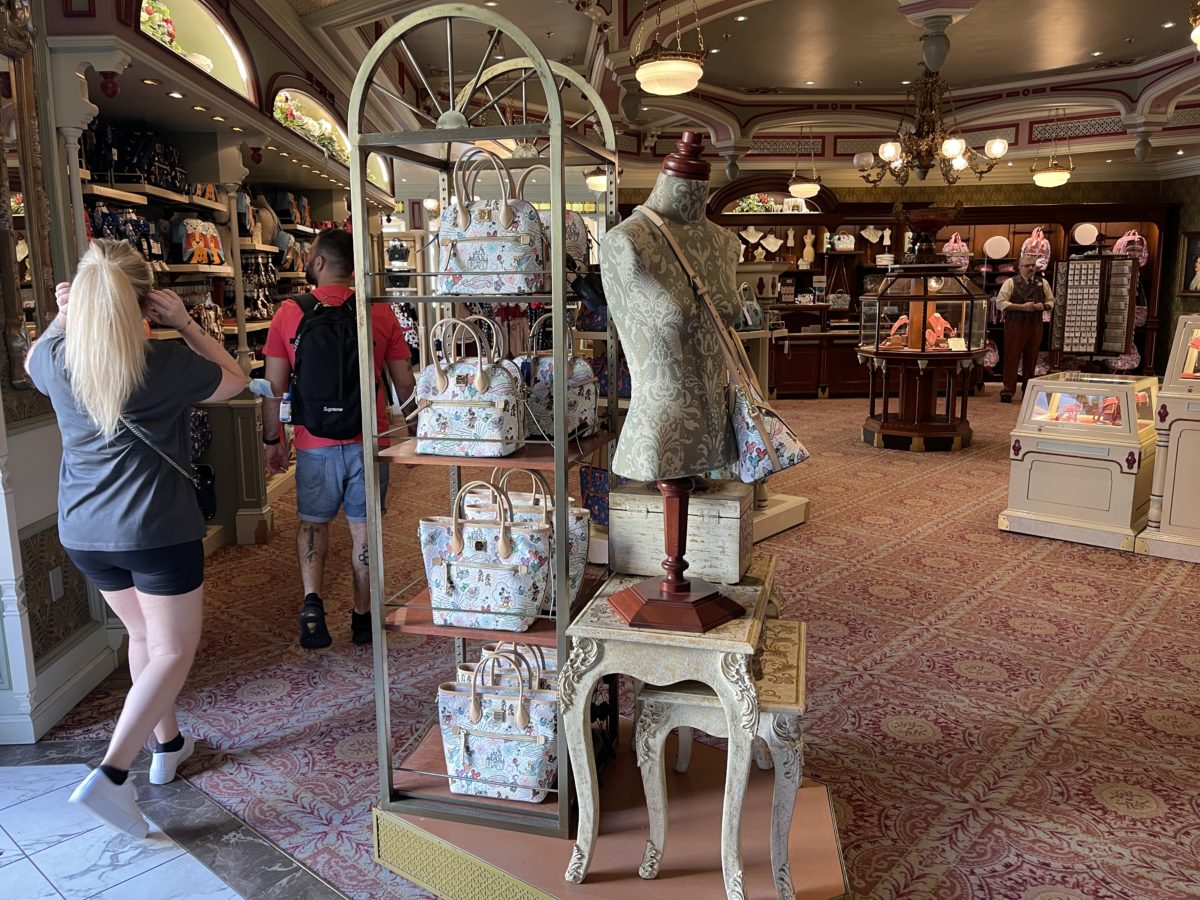 new-styles-sketch-dooney-bourke-3-magic-kingdom-07162021