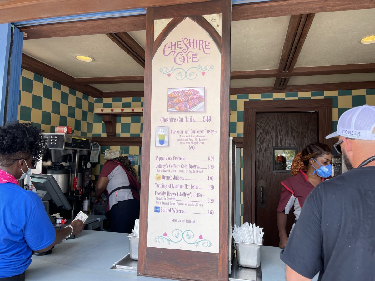 pepper-jack-pretzel-returns-cheshire-cafe-magic-kingdom-07302021-6802172