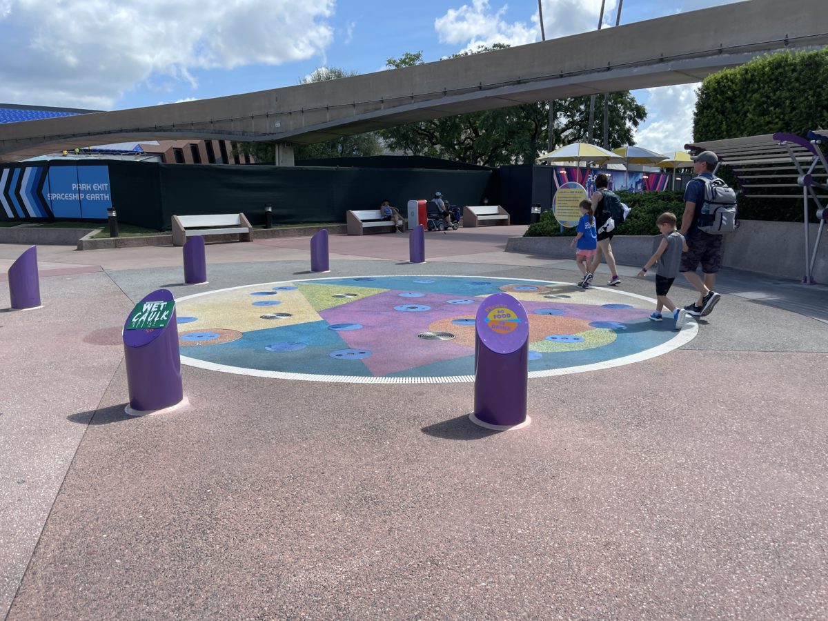 splash-pad-off-wet-caulk-epcot-07202021