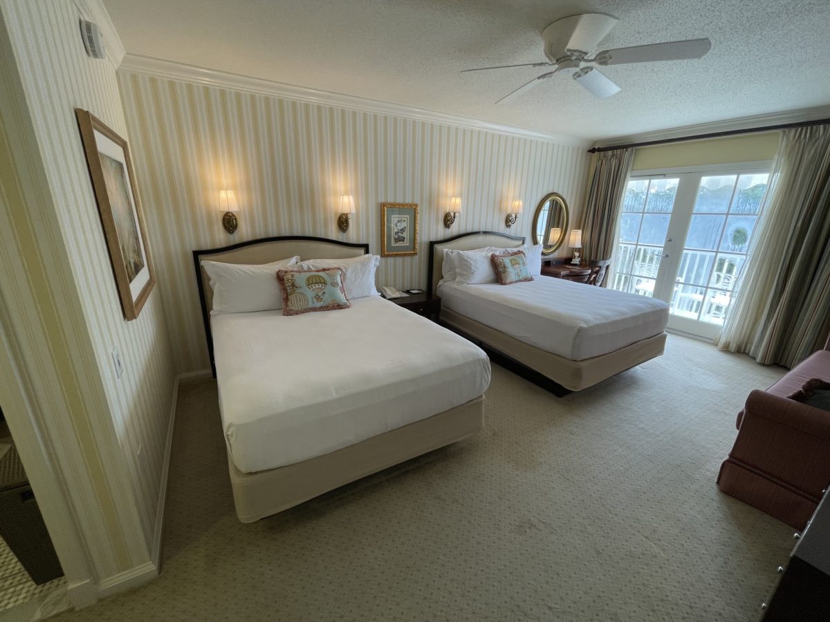 PHOTOS, VIDEO: Tour A Two-Bedroom Suite At Disney's BoardWalk Inn - WDW ...