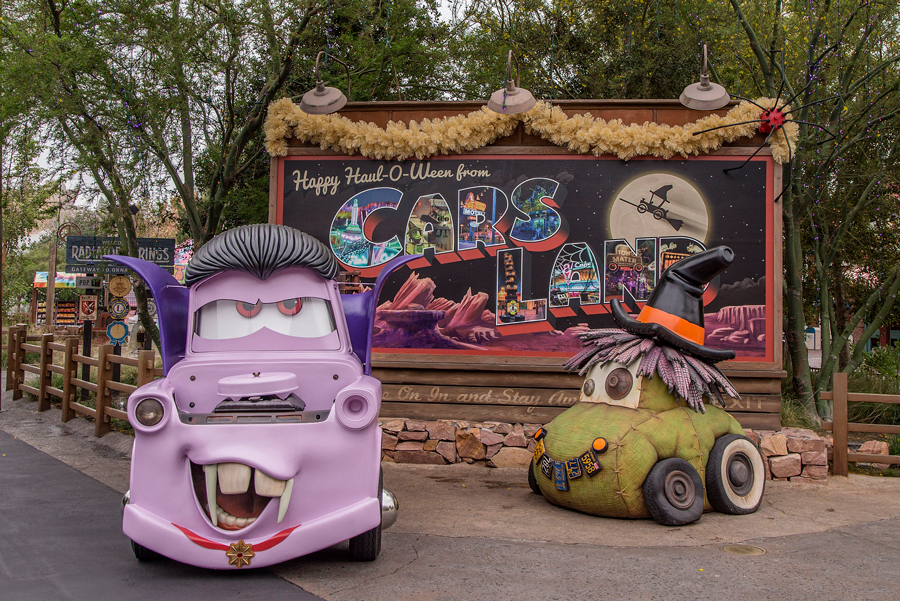 cars-land-halloween