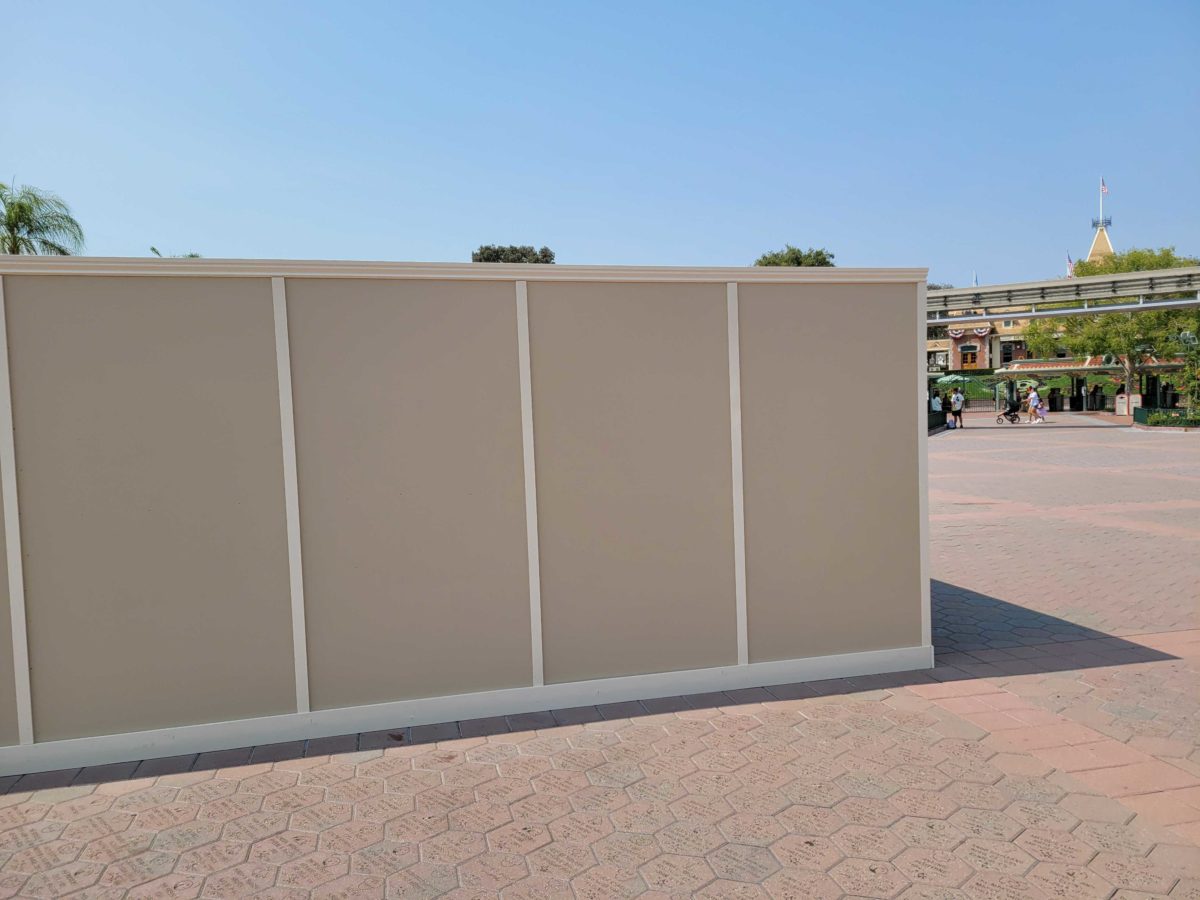 Disneyland Resort Esplanade construction walls 2021 3