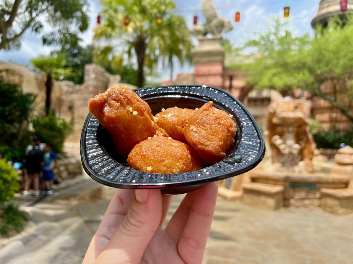 greek-honey-puffs-universal-islands-of-adventure-review-8-9-21-7-2109493