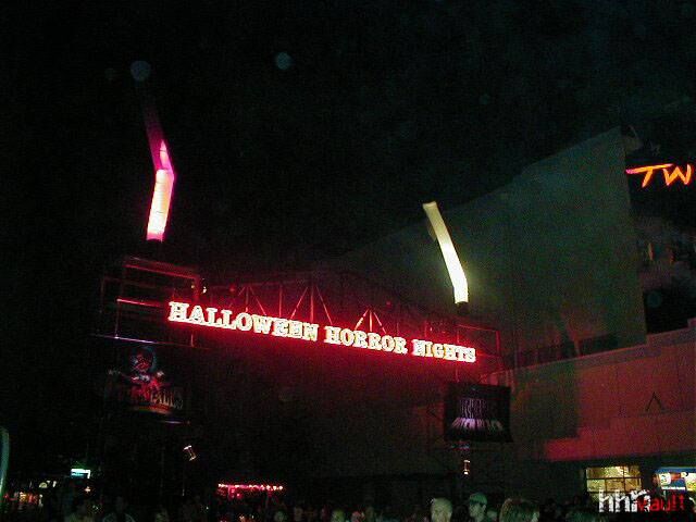 hhn-xi-pitch-black-scary-tales-entrance-hhn-wiki-3771757