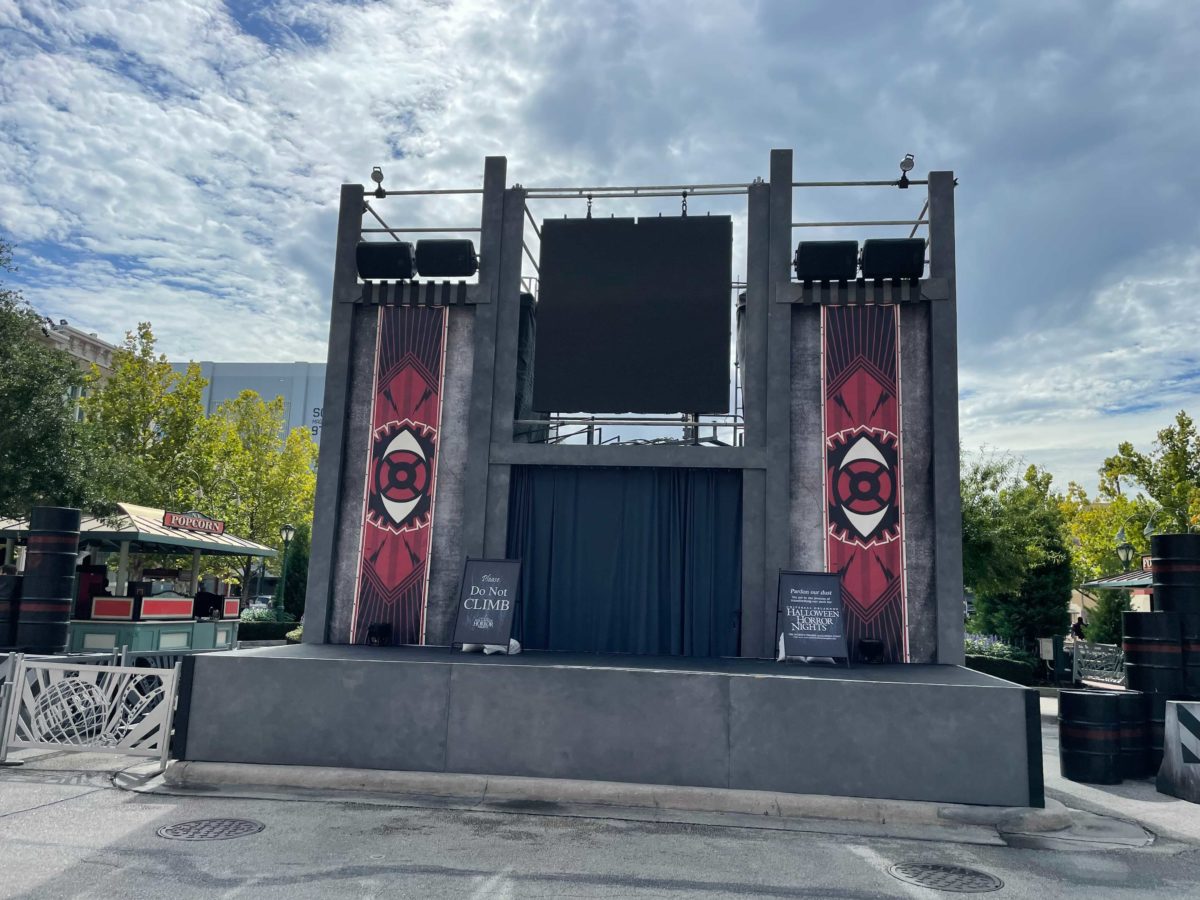 PHOTOS More Halloween Horror Nights Scare Zone Elements Constructed at
