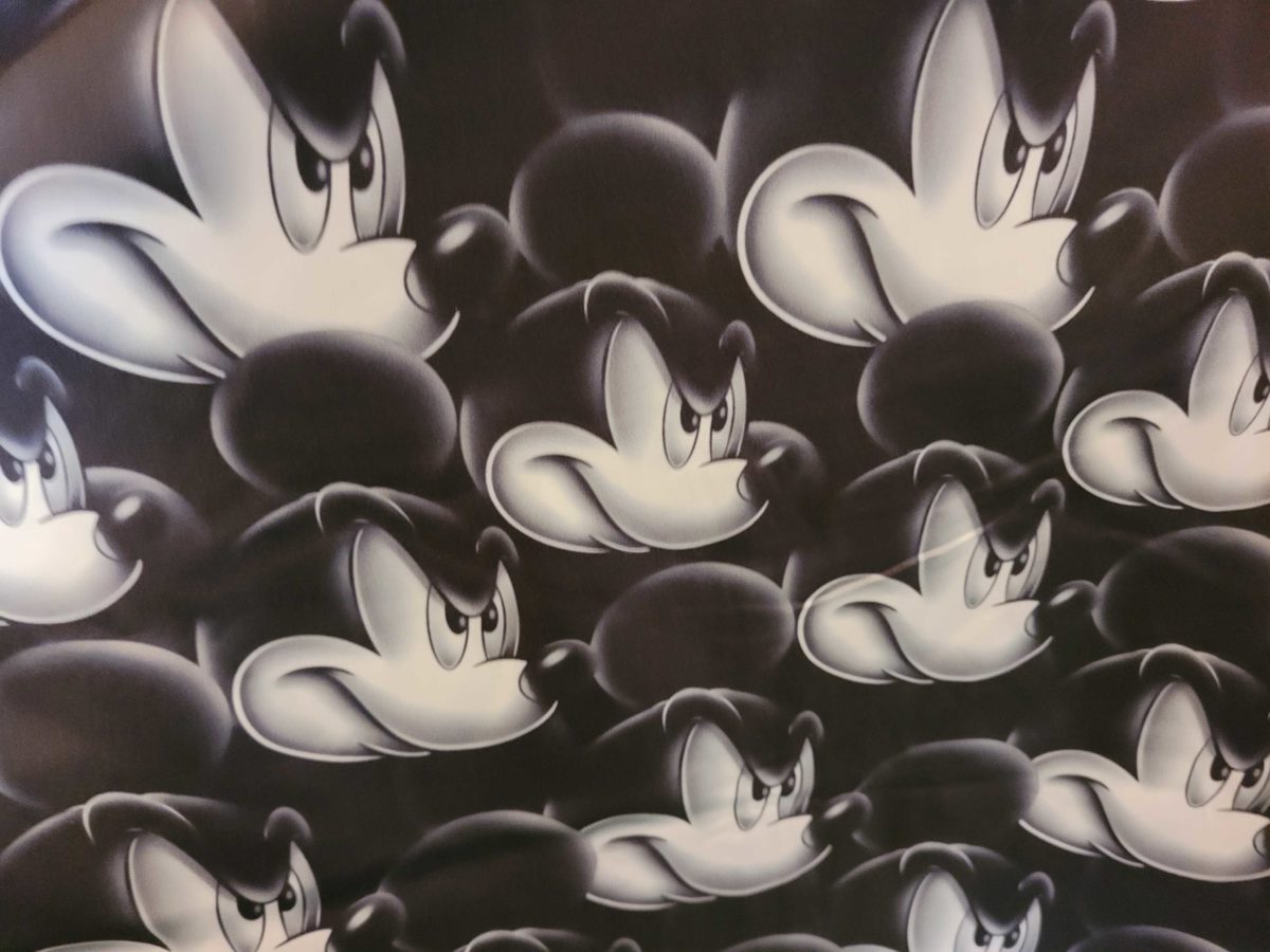 mickey-eyes-shirt-closeup-7334812