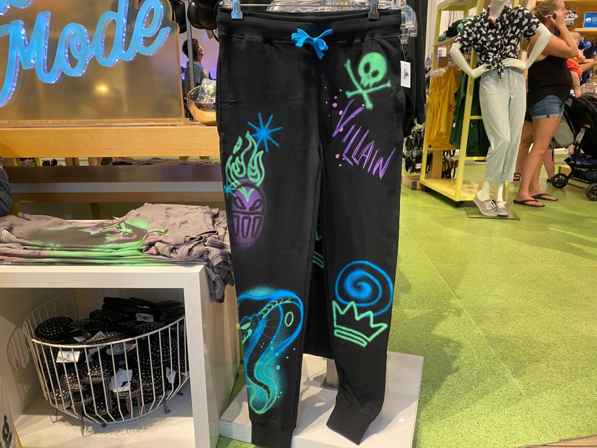 wdw-disney-villains-sweatpants-4-3709189
