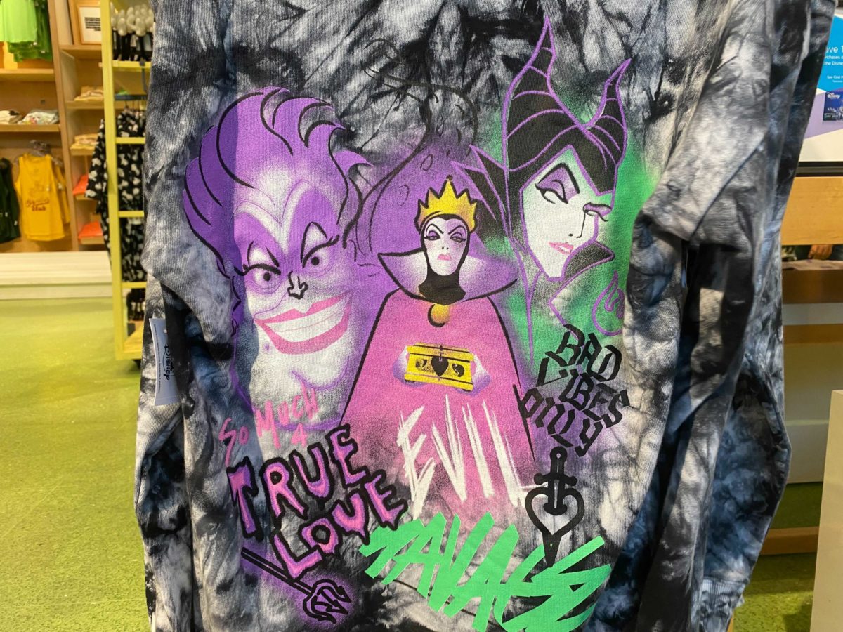 wdw-disney-villains-wicked-hoodie-7-1651026