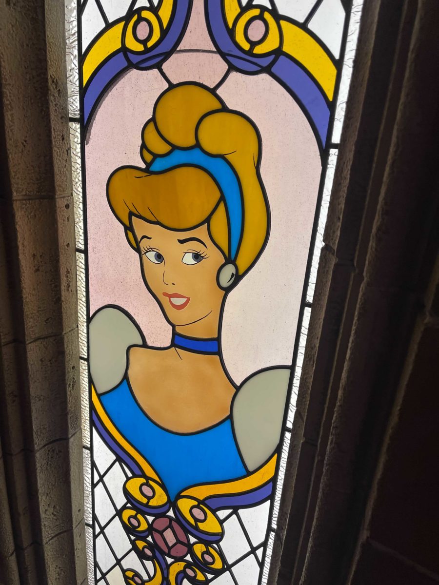 cinderellas-royal-table-food-interior
