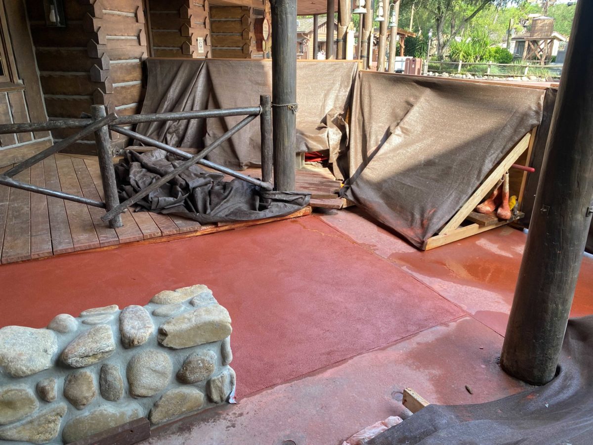 frontierland-boardwalk-construction-0-2