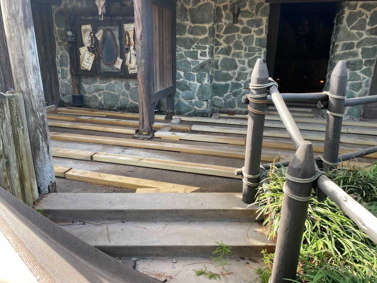 frontierland-boardwalk-construction-b-7