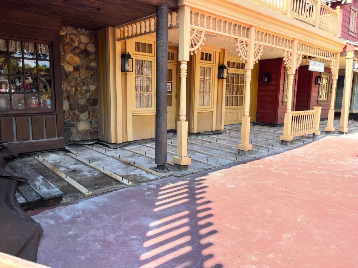 frontierland-boardwalk-work-2
